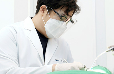 치아를 덜 건드리는 방법부터 찾습니다